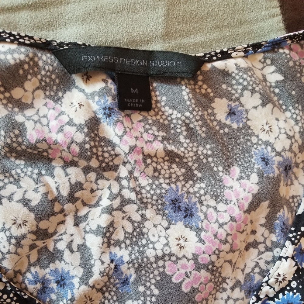 Express Blouse - Picture 2 of 4